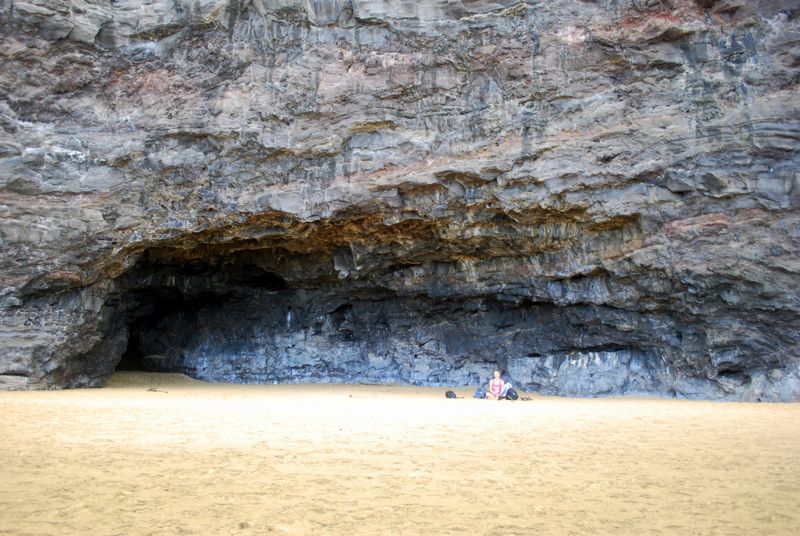 Cave shelter in Kalalau Trail
