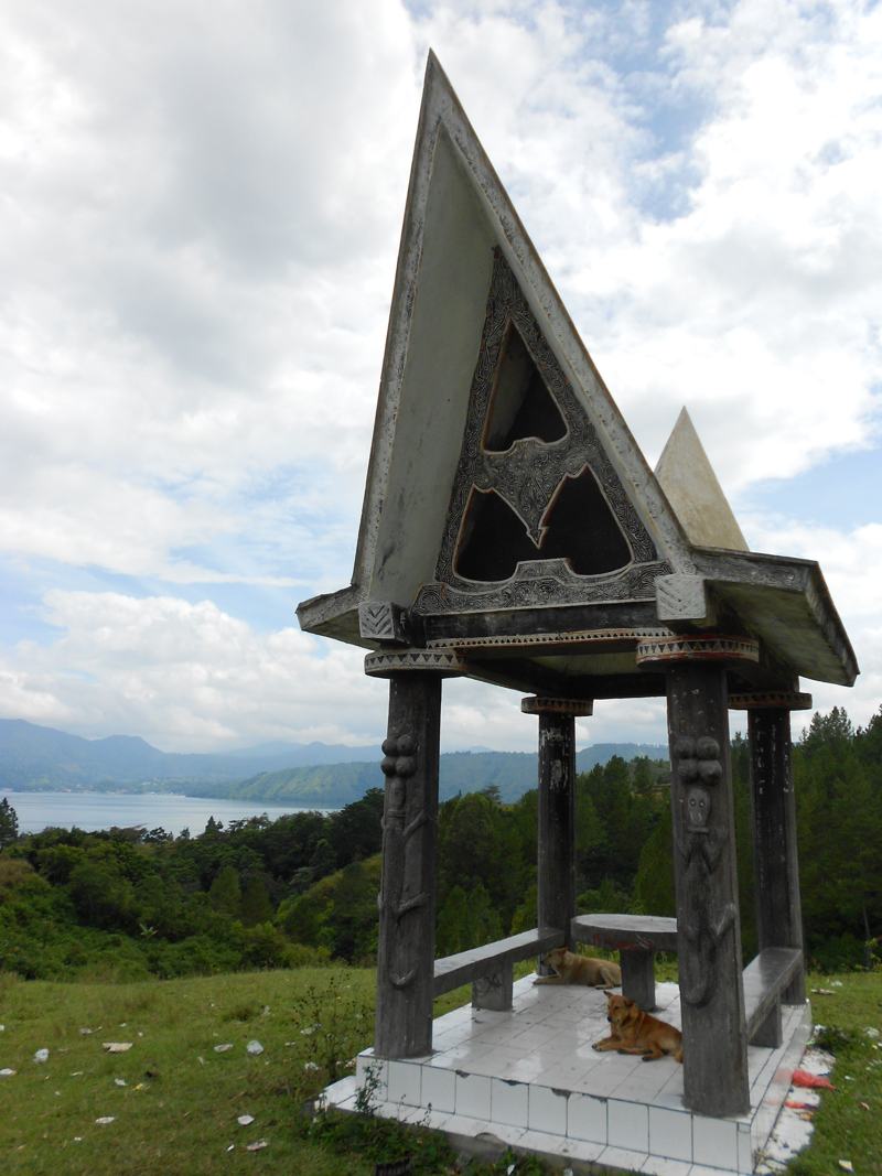 Batak house at the lake
